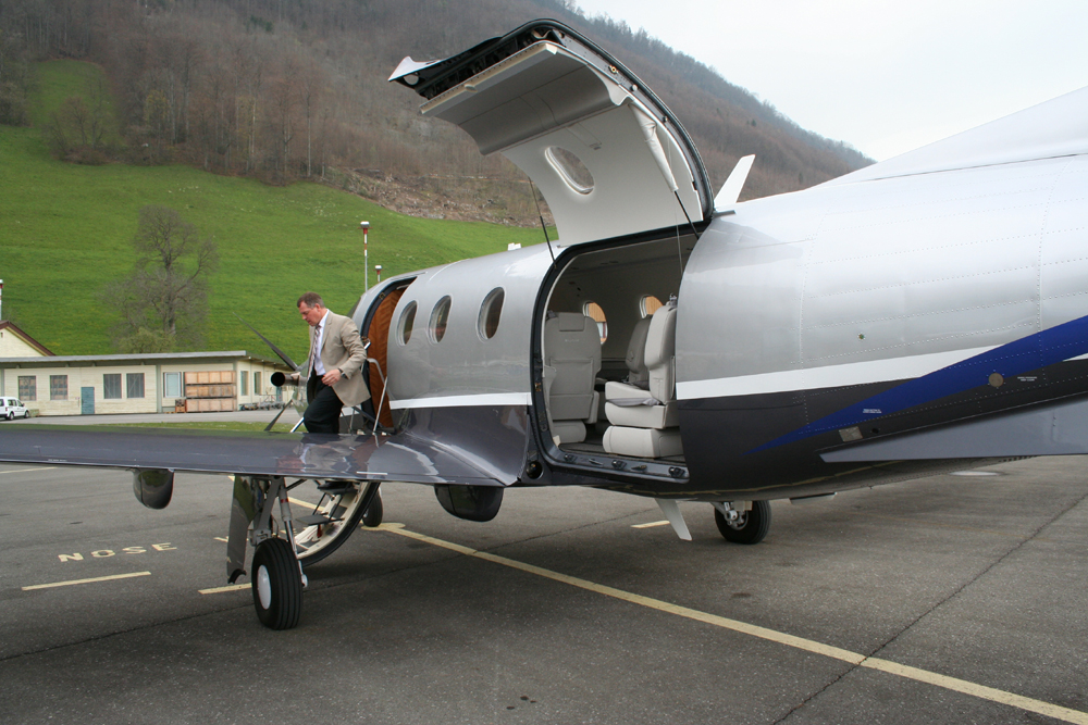 Pilatus PC12 NG cargo door